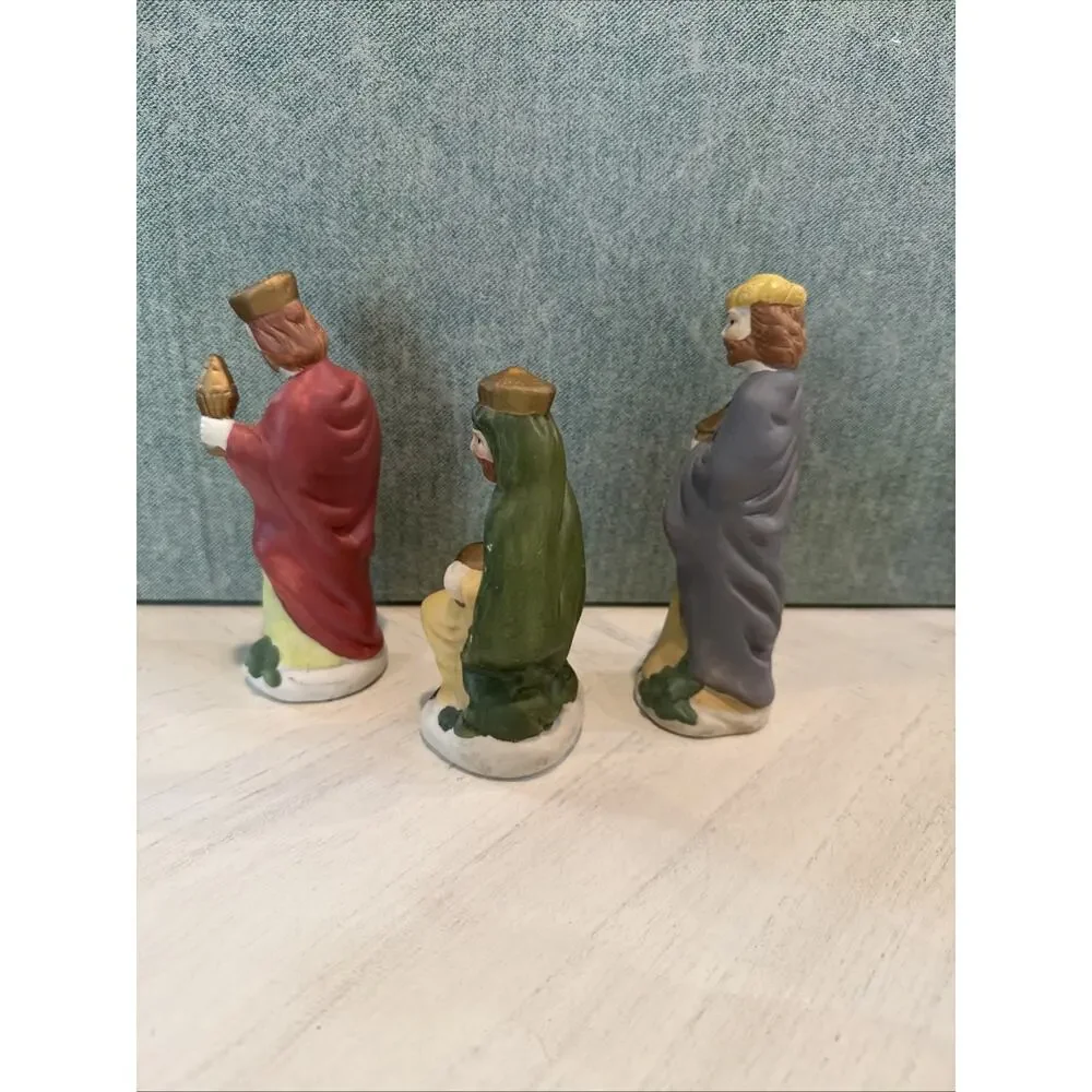 Nativity‎ Set 6 Porcelain Figurines Baby Jesus Mary Joseph Shephard Wisemen EUC